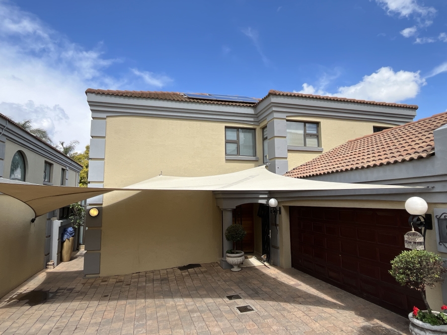 To Let 4 Bedroom Property for Rent in Bedfordview Gauteng
