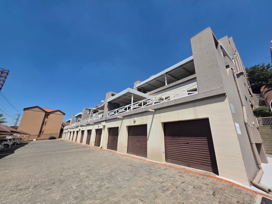 To Let 2 Bedroom Property for Rent in Sunnyrock Gauteng