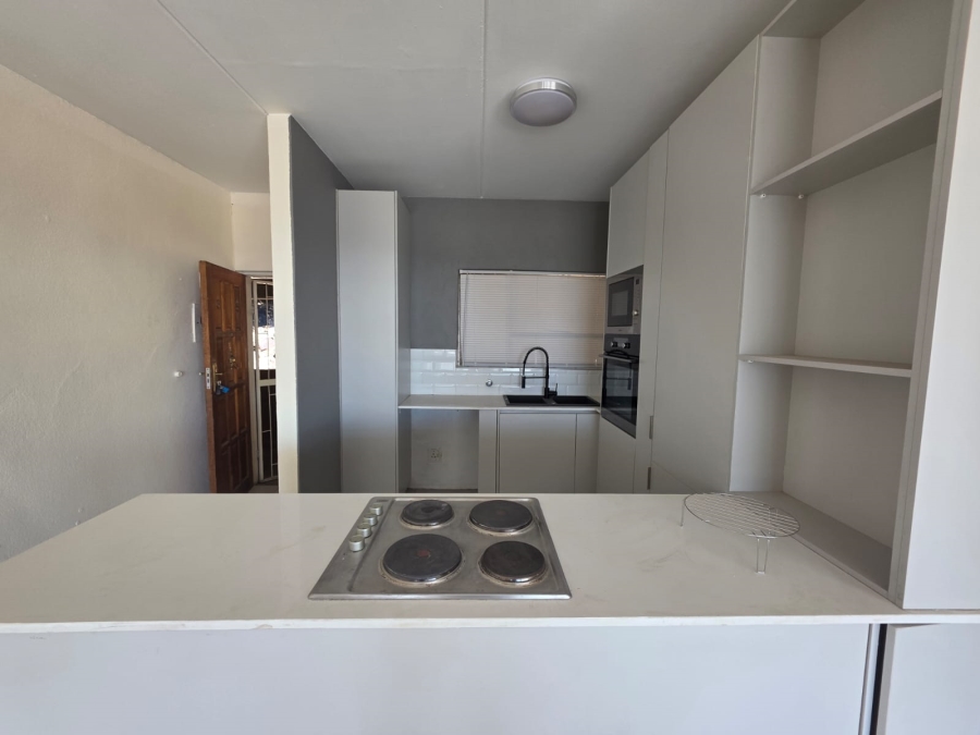 To Let 2 Bedroom Property for Rent in Sunnyrock Gauteng