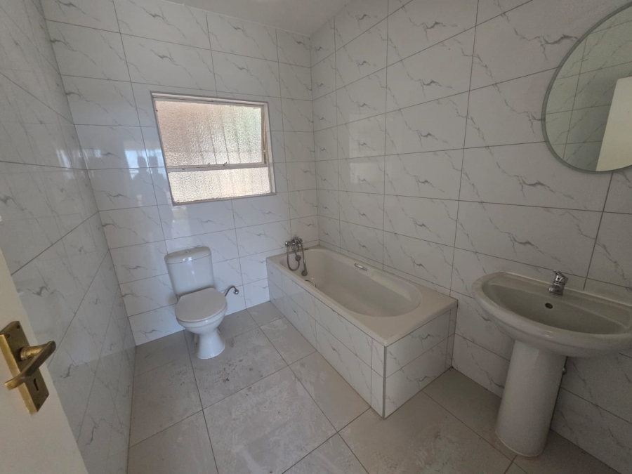 To Let 2 Bedroom Property for Rent in Sunnyrock Gauteng