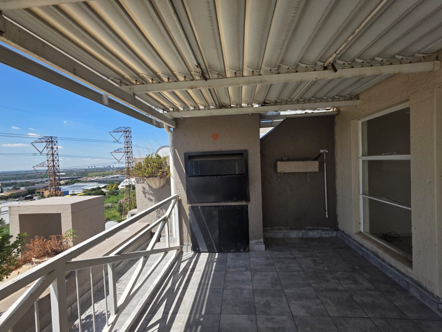 To Let 2 Bedroom Property for Rent in Sunnyrock Gauteng