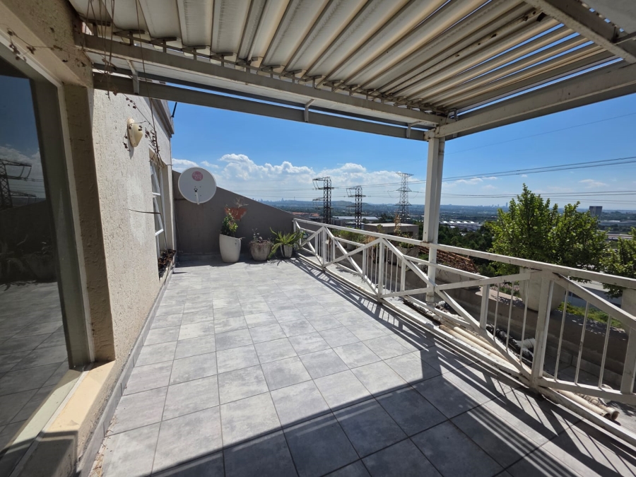 To Let 2 Bedroom Property for Rent in Sunnyrock Gauteng