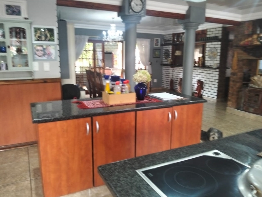 5 Bedroom Property for Sale in Selcourt Gauteng