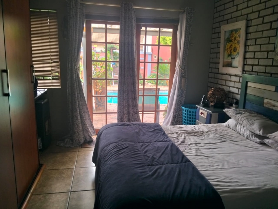 5 Bedroom Property for Sale in Selcourt Gauteng