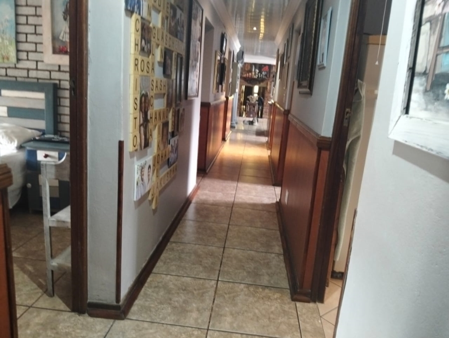 5 Bedroom Property for Sale in Selcourt Gauteng