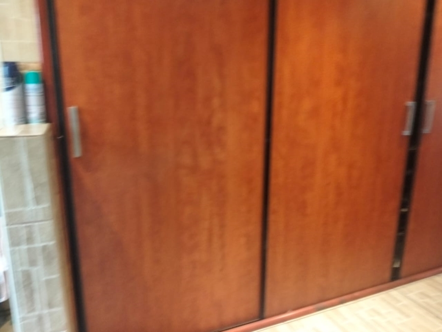 5 Bedroom Property for Sale in Selcourt Gauteng