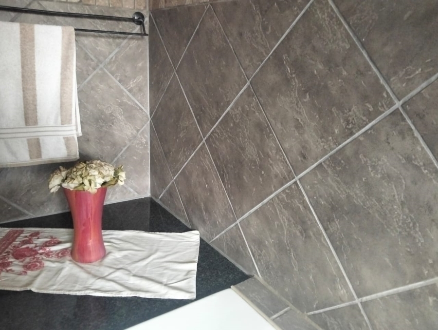 5 Bedroom Property for Sale in Selcourt Gauteng