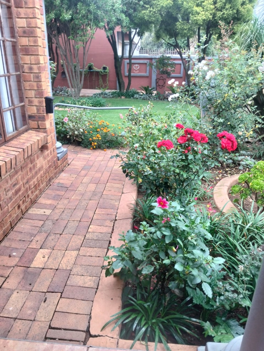 5 Bedroom Property for Sale in Selcourt Gauteng