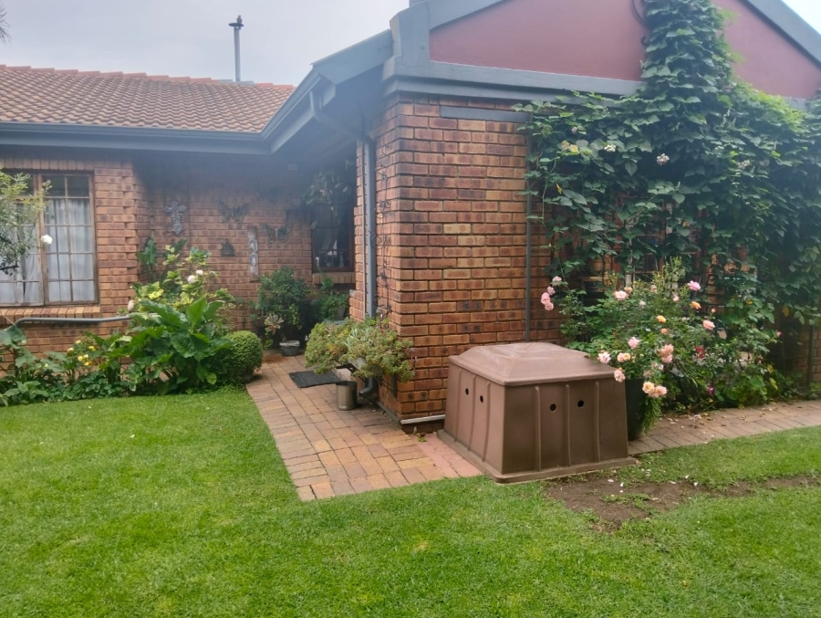 5 Bedroom Property for Sale in Selcourt Gauteng