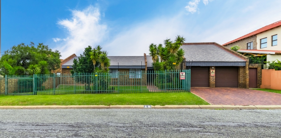 3 Bedroom Property for Sale in Wilro Park Gauteng