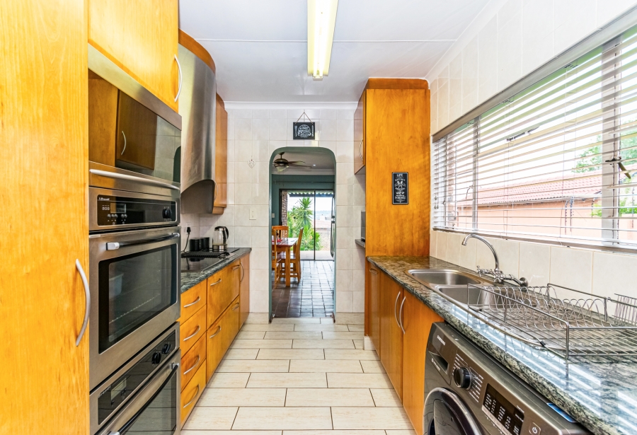 3 Bedroom Property for Sale in Wilro Park Gauteng