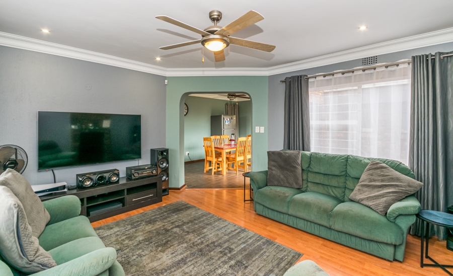 3 Bedroom Property for Sale in Wilro Park Gauteng