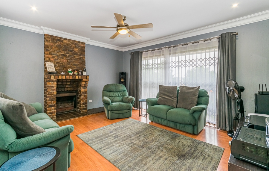 3 Bedroom Property for Sale in Wilro Park Gauteng