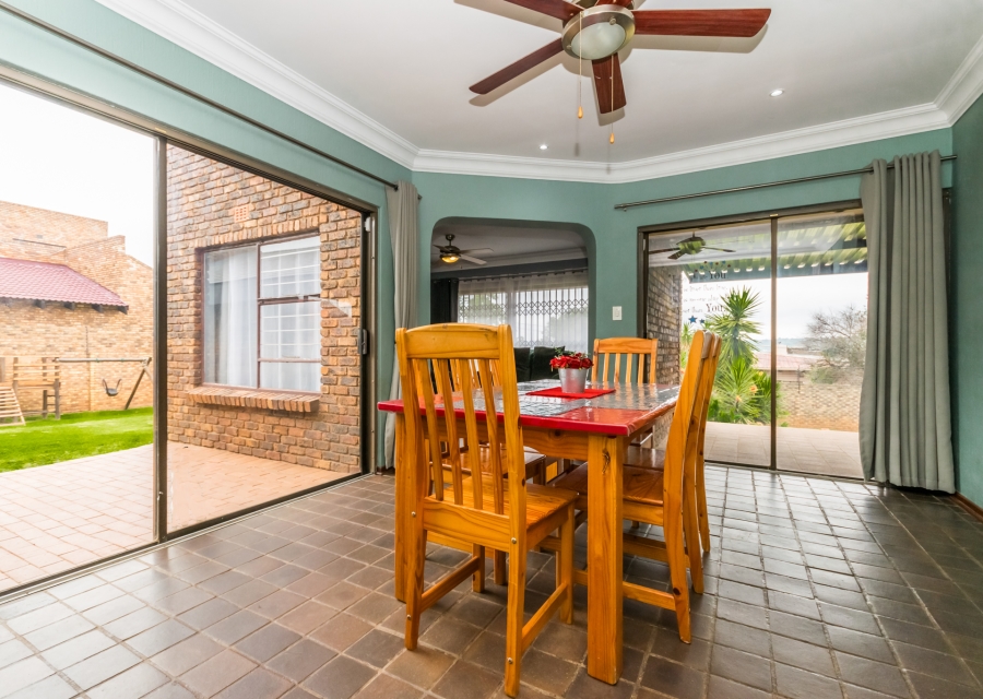 3 Bedroom Property for Sale in Wilro Park Gauteng