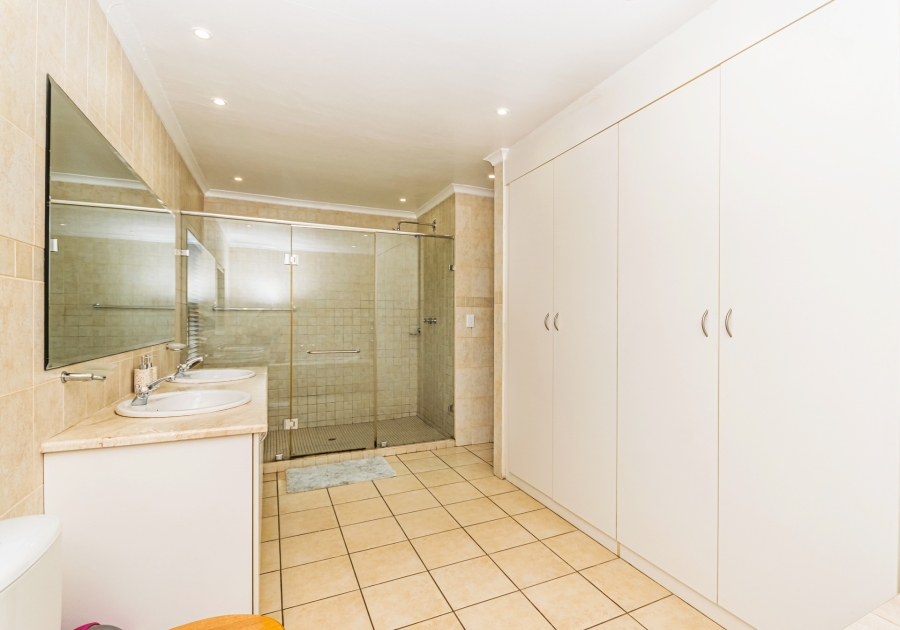 3 Bedroom Property for Sale in Wilro Park Gauteng