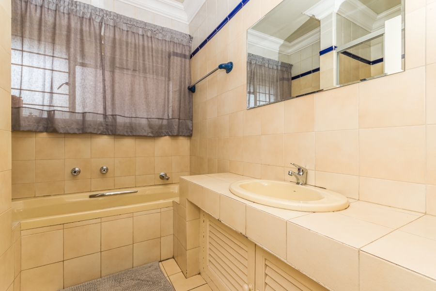 3 Bedroom Property for Sale in Wilro Park Gauteng