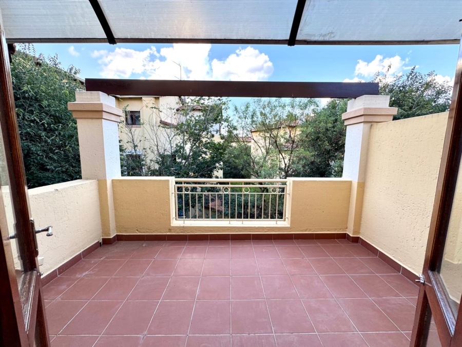 2 Bedroom Property for Sale in Sunninghill Gauteng