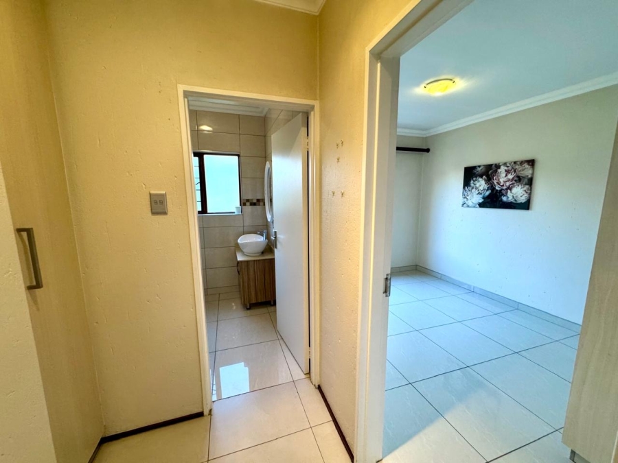 2 Bedroom Property for Sale in Sunninghill Gauteng