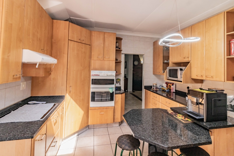 3 Bedroom Property for Sale in Edleen Gauteng