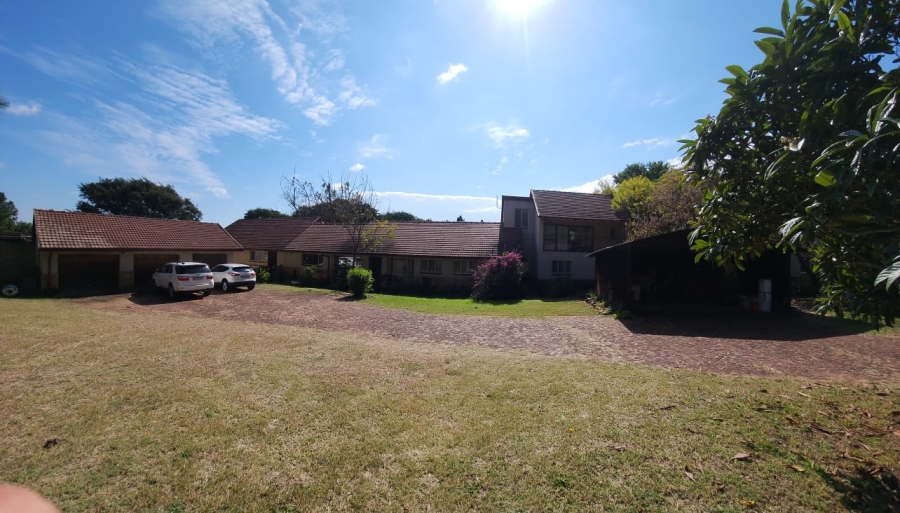 5 Bedroom Property for Sale in Mnandi Gauteng