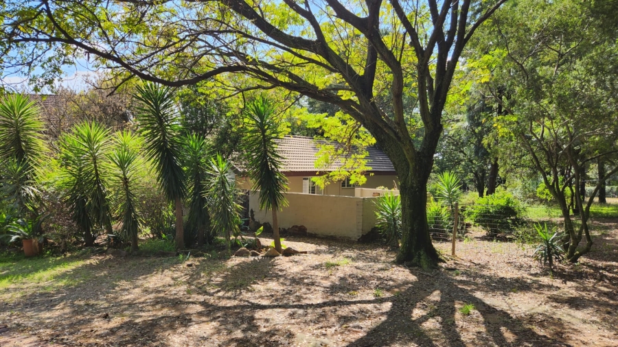 5 Bedroom Property for Sale in Mnandi Gauteng