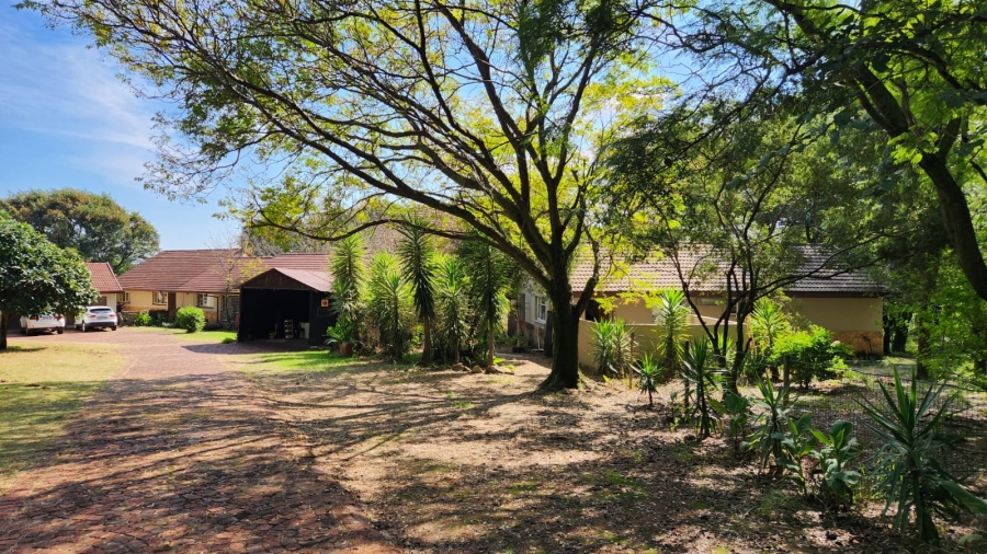 5 Bedroom Property for Sale in Mnandi Gauteng