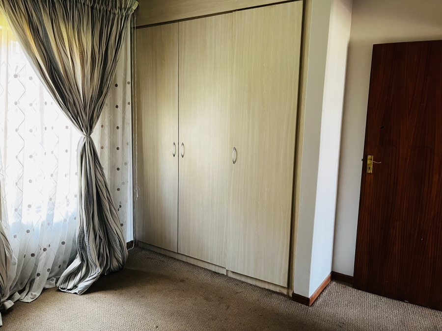 3 Bedroom Property for Sale in Annlin Gauteng