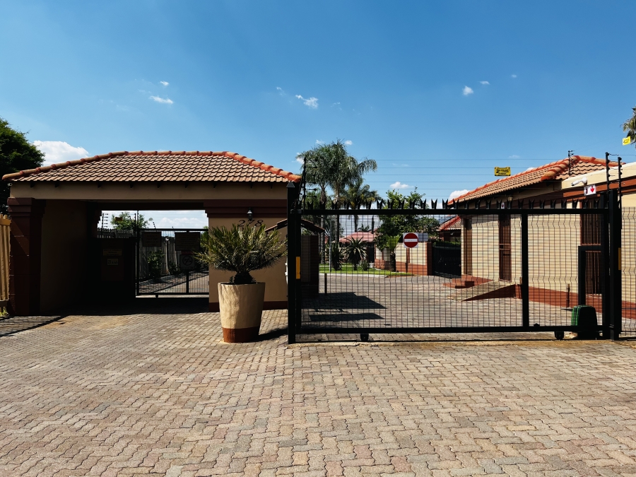 3 Bedroom Property for Sale in Annlin Gauteng