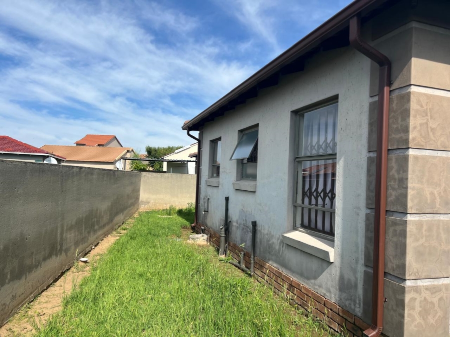 2 Bedroom Property for Sale in Sharon Park Gauteng