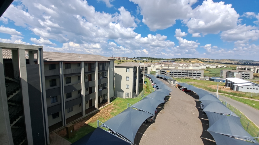 To Let 2 Bedroom Property for Rent in Fleurhof Gauteng