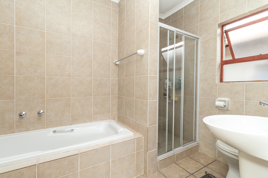 2 Bedroom Property for Sale in Sunninghill Gauteng