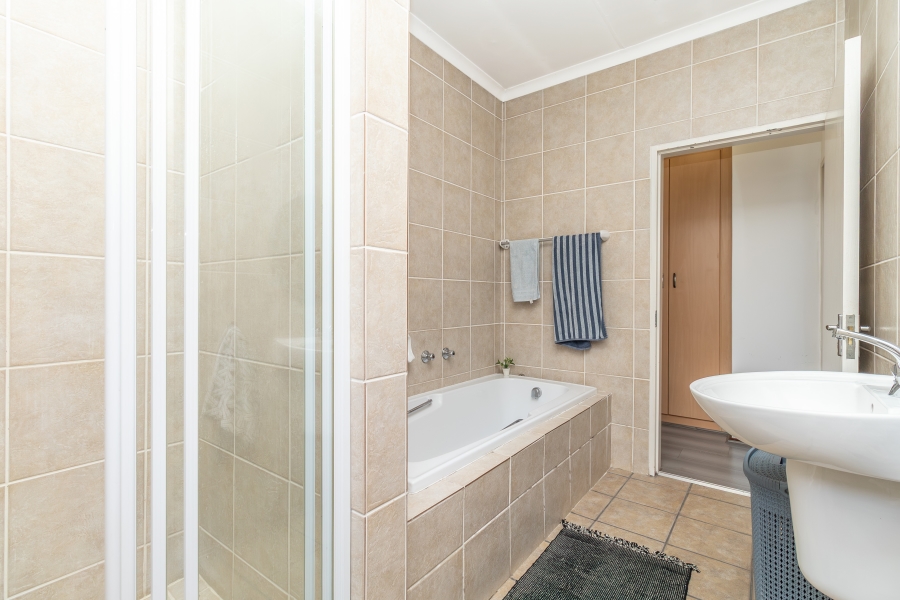 2 Bedroom Property for Sale in Sunninghill Gauteng