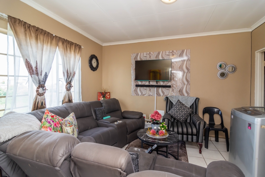 2 Bedroom Property for Sale in Fleurhof Gauteng