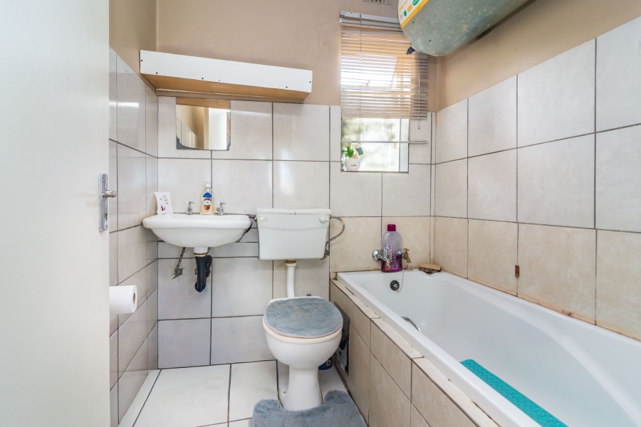 2 Bedroom Property for Sale in Fleurhof Gauteng