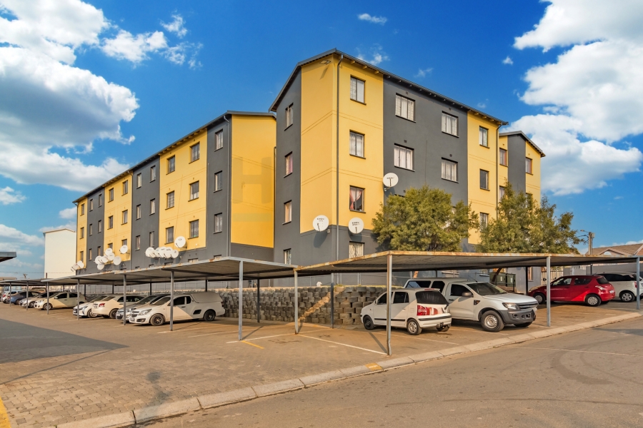 2 Bedroom Property for Sale in Fleurhof Gauteng