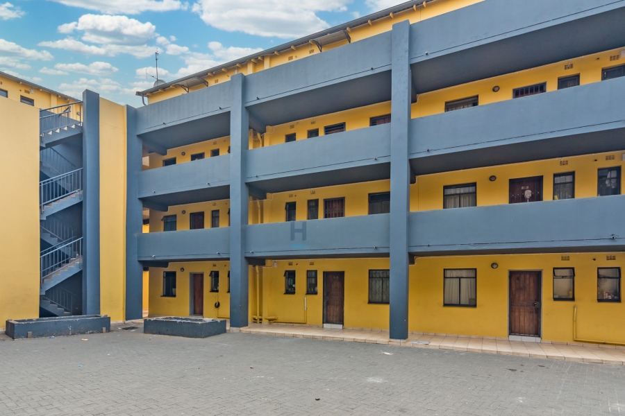 2 Bedroom Property for Sale in Fleurhof Gauteng