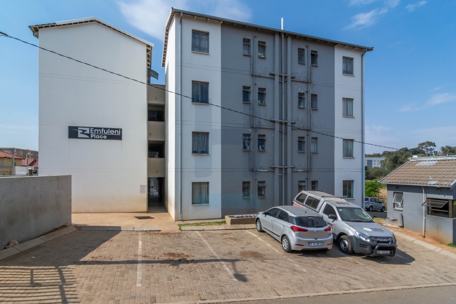 2 Bedroom Property for Sale in Fleurhof Gauteng