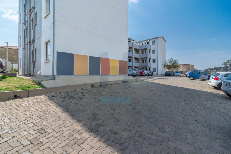 2 Bedroom Property for Sale in Fleurhof Gauteng