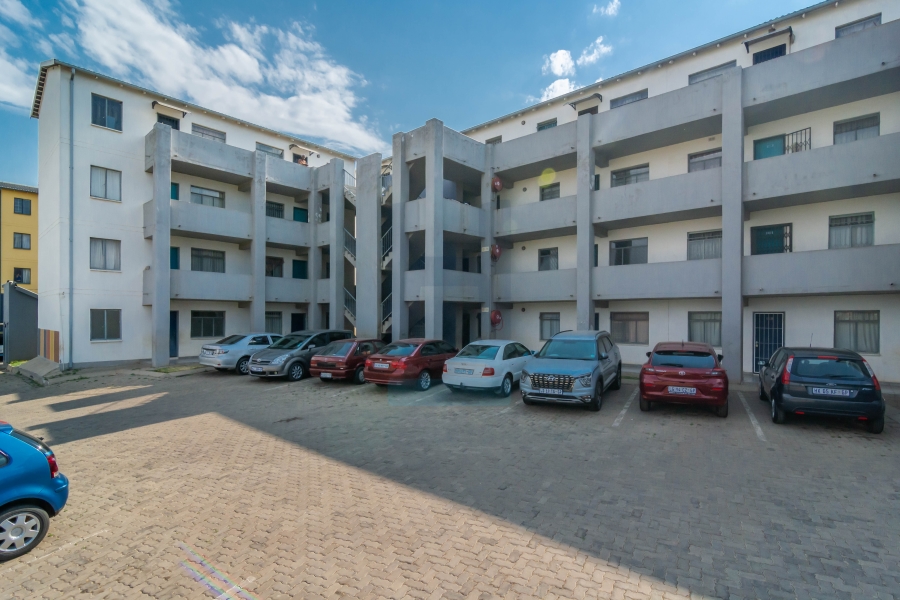 2 Bedroom Property for Sale in Fleurhof Gauteng