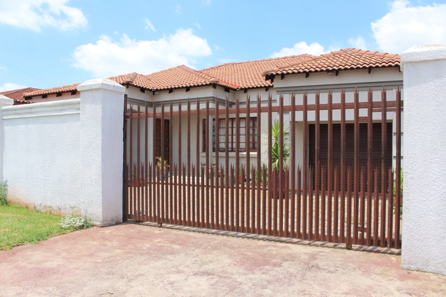 5 Bedroom Property for Sale in Georginia Gauteng