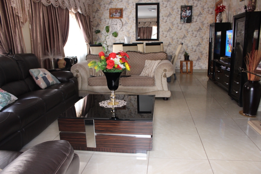 5 Bedroom Property for Sale in Georginia Gauteng