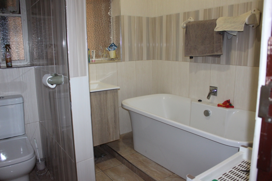 5 Bedroom Property for Sale in Georginia Gauteng