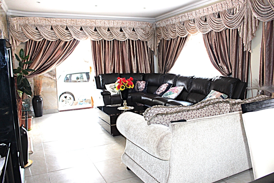 5 Bedroom Property for Sale in Georginia Gauteng