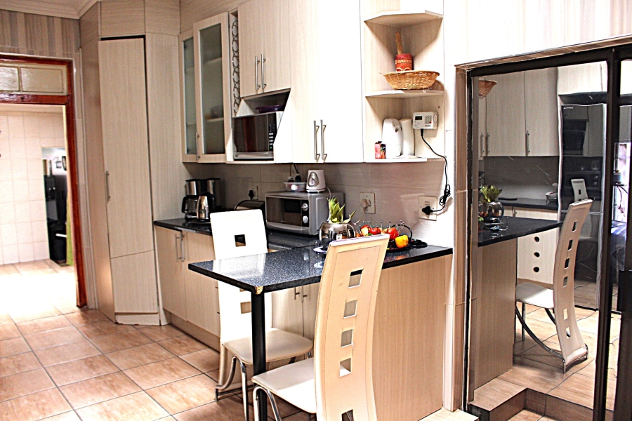 5 Bedroom Property for Sale in Georginia Gauteng