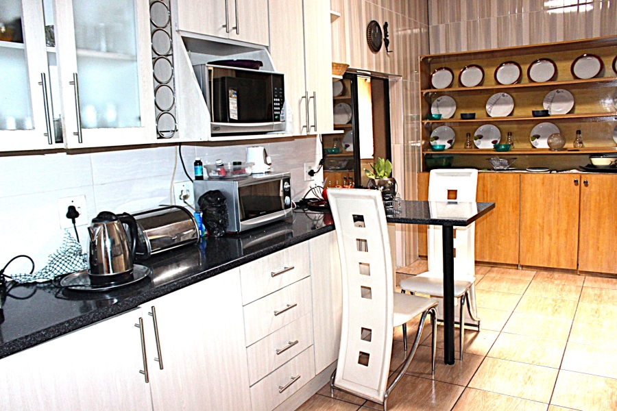 5 Bedroom Property for Sale in Georginia Gauteng