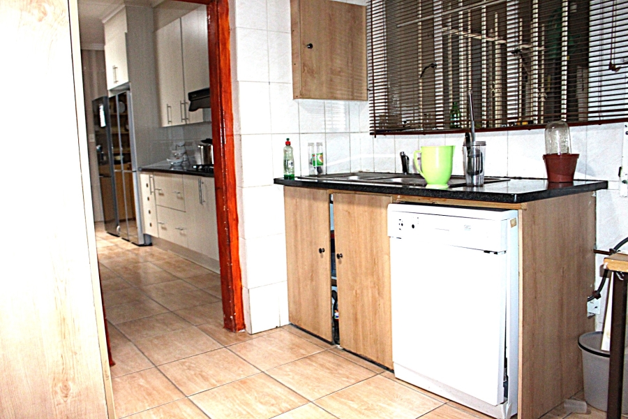 5 Bedroom Property for Sale in Georginia Gauteng