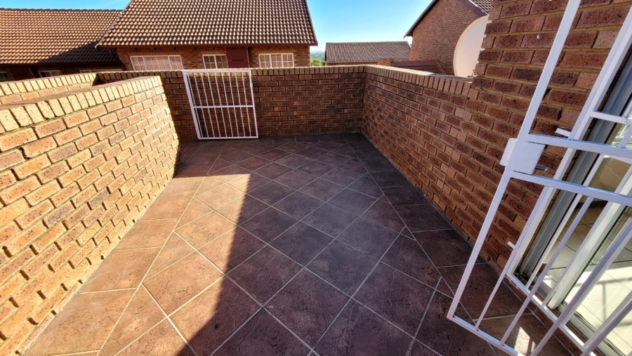 To Let 2 Bedroom Property for Rent in The Reeds Gauteng