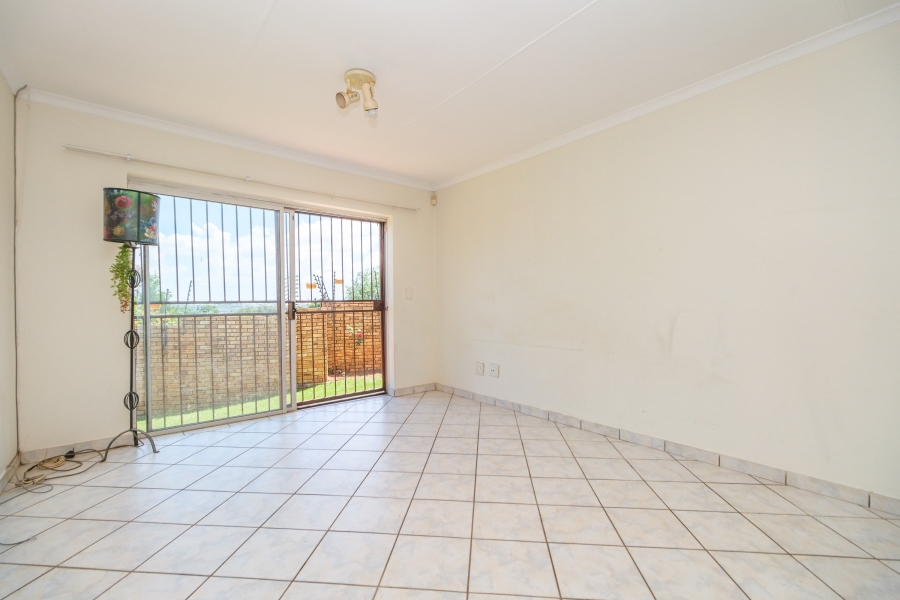 To Let 2 Bedroom Property for Rent in Radiokop Gauteng
