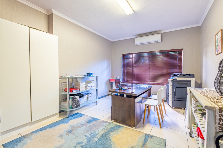 Commercial Property for Sale in Fourways Gauteng