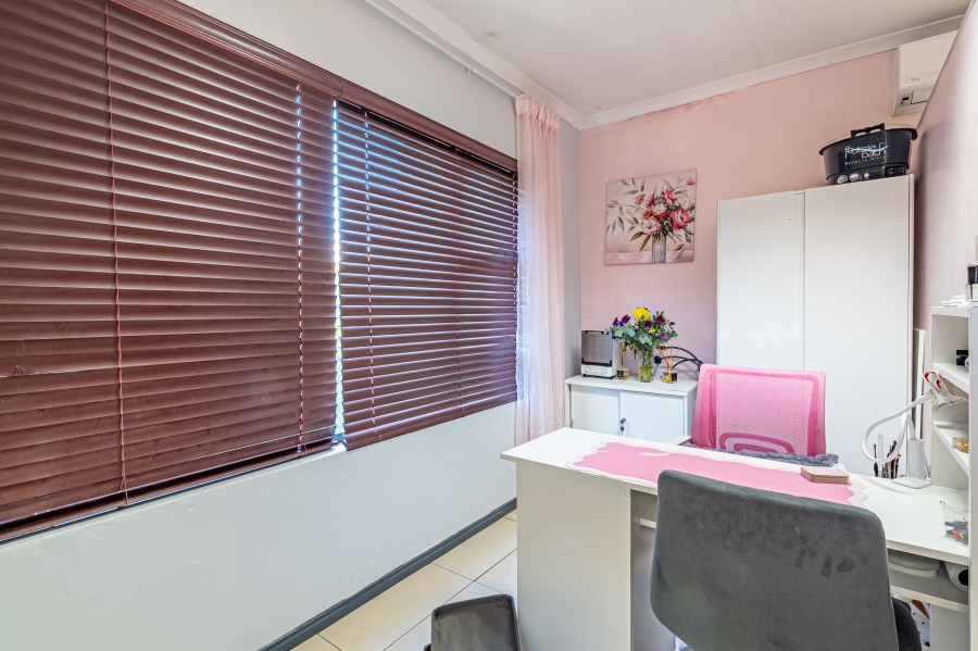 Commercial Property for Sale in Fourways Gauteng